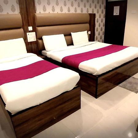 City Hotel Αλλαχαμπάντ Εξωτερικό φωτογραφία