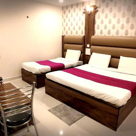 City Hotel Αλλαχαμπάντ Εξωτερικό φωτογραφία