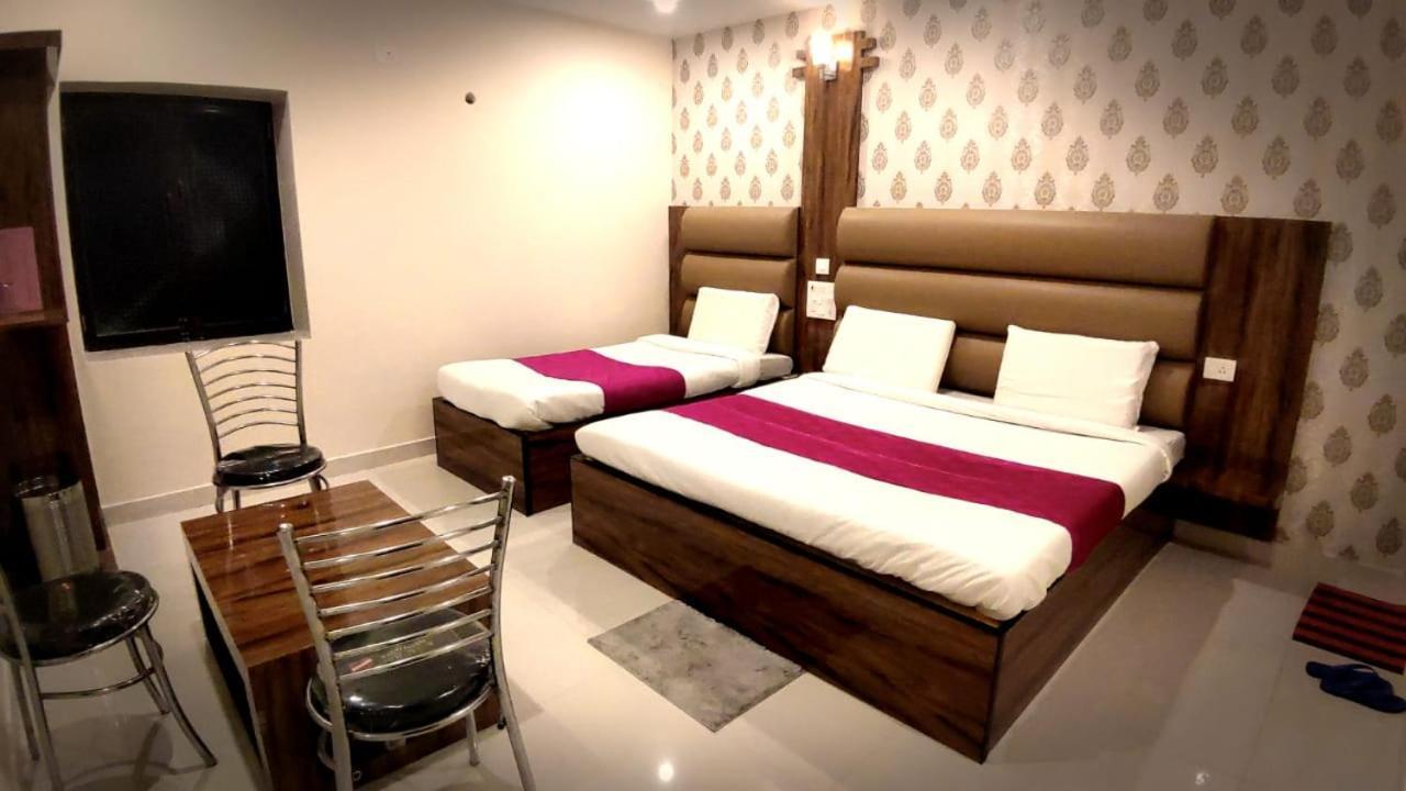 City Hotel Αλλαχαμπάντ Εξωτερικό φωτογραφία