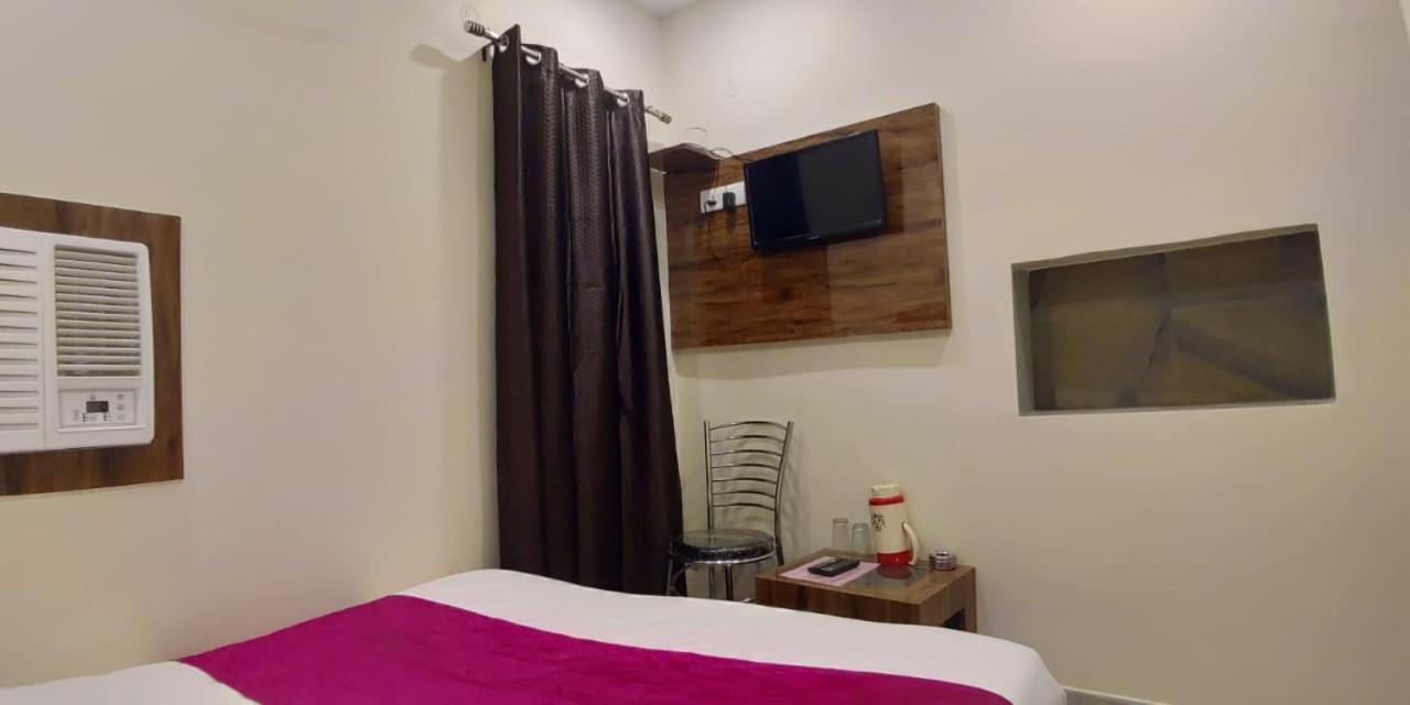 City Hotel Αλλαχαμπάντ Εξωτερικό φωτογραφία