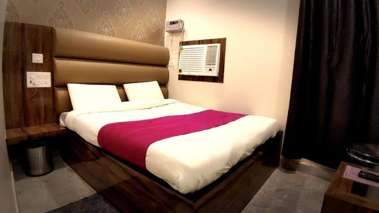 City Hotel Αλλαχαμπάντ Εξωτερικό φωτογραφία