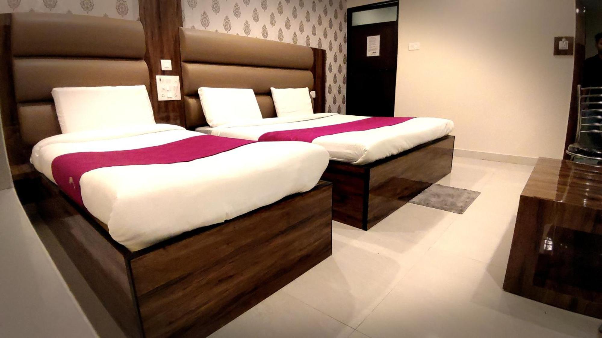 City Hotel Αλλαχαμπάντ Δωμάτιο φωτογραφία