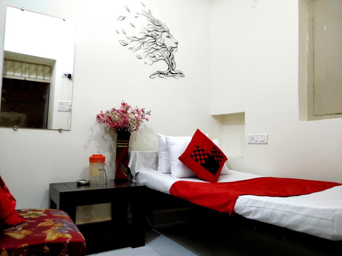 City Hotel Αλλαχαμπάντ Εξωτερικό φωτογραφία